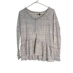 We The Free Light Gray Long Sleeve Top